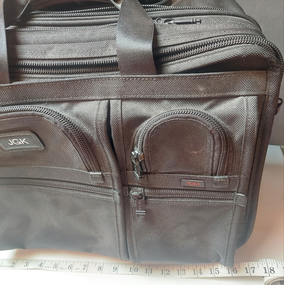 Tumi Alpha Deluxe 2 Wheel laptop Business Carryon 17x13x10in